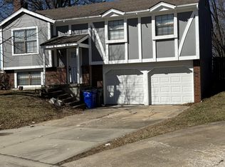 12518 S Locust St, Olathe, KS 66062