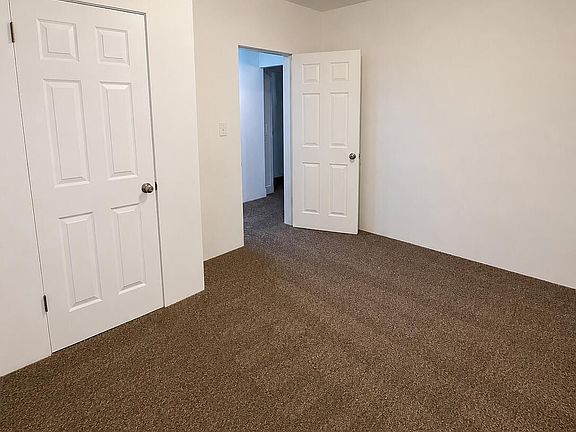 4th image of 714 E 10th St