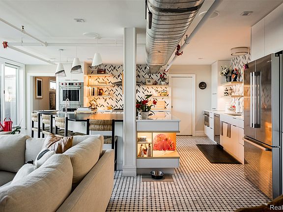 5th image of 2987 Franklin St #Penthouse