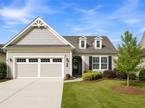 400 Chatuge Dr, Hoschton, GA 30548