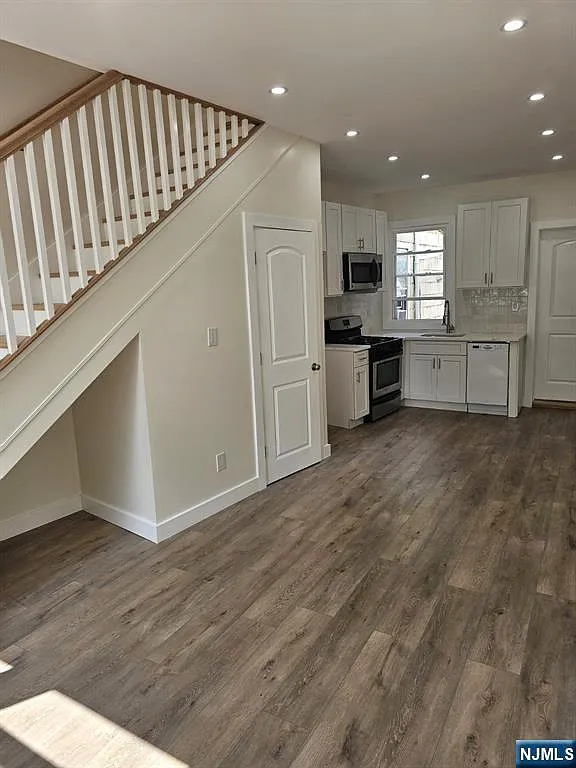 2 bed, 1.5 bath, $2,600 — Photo 2