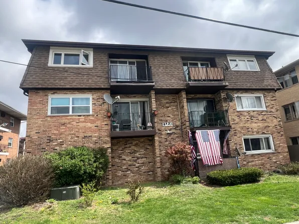 9721 S Harlem Ave APT 2D, Chicago Ridge, IL 60415