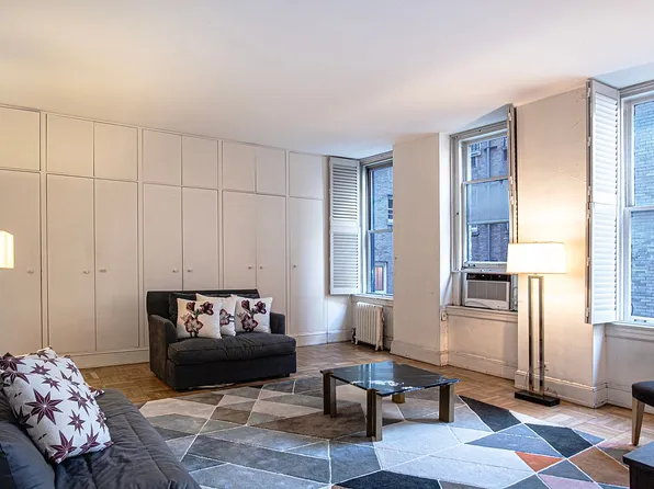 907 5th Ave APT 4F, New York, NY 10021