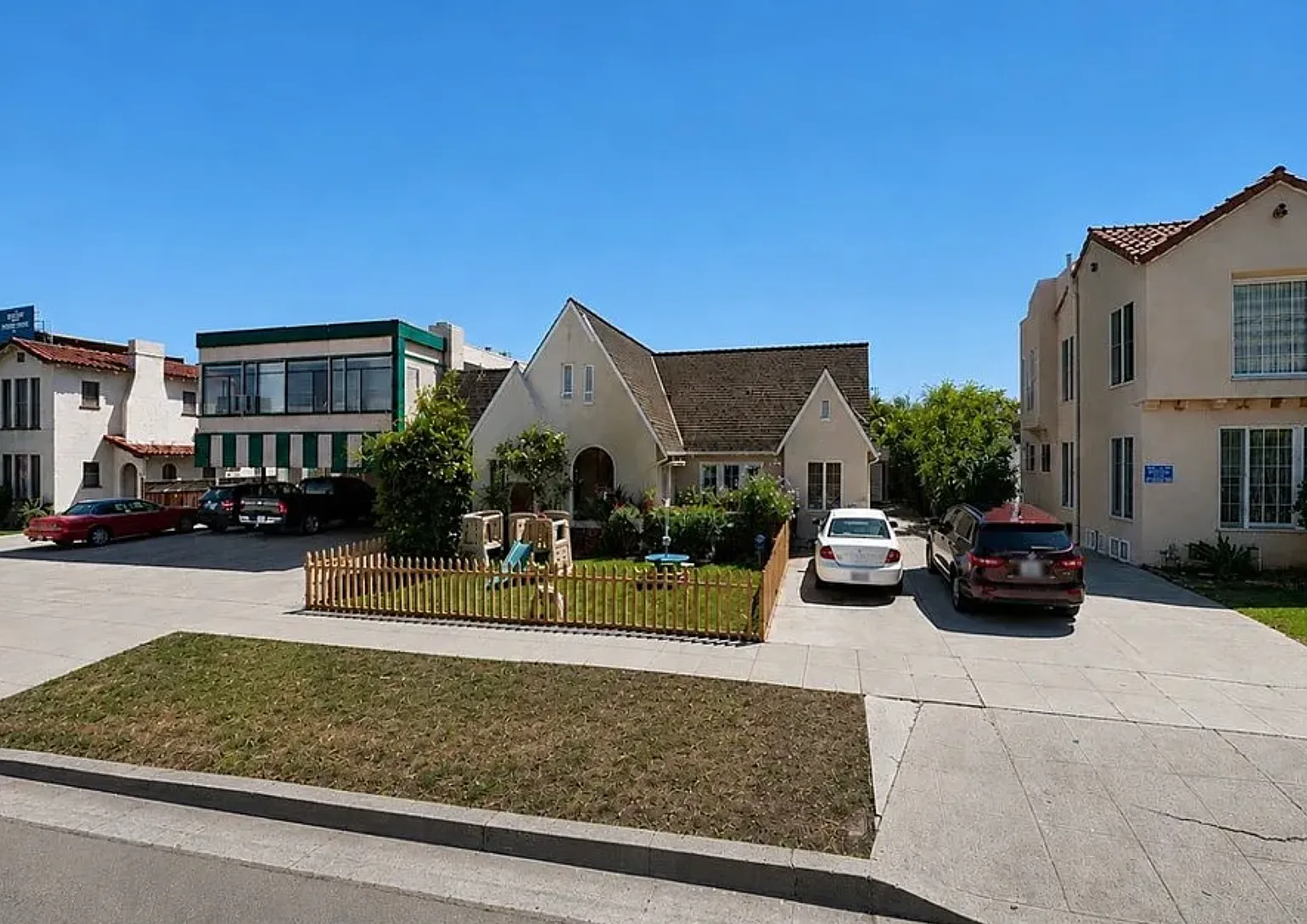 8522 Alcott St — Photo 1