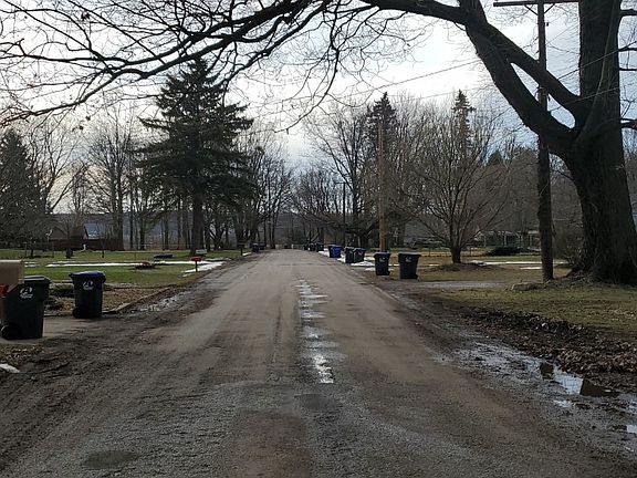 5th image of 1632 Woodside Dr