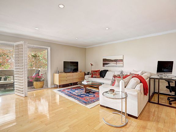 4th image of 630 Idaho Ave APT 204