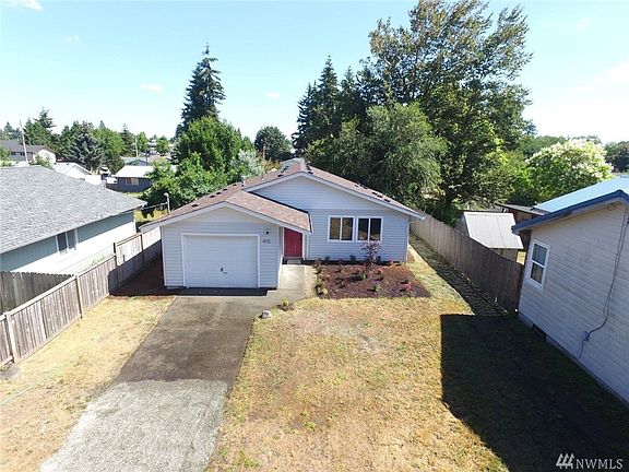 2nd image of 410 Mosman Ave SE