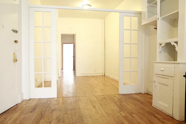 Rented by Rennit Inc. | media 23