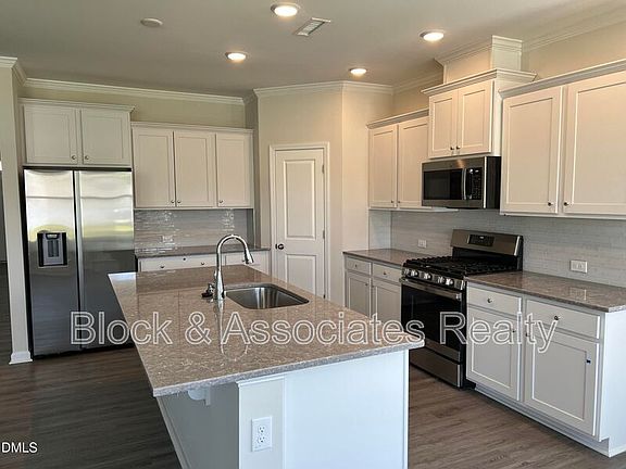 2nd image of 262 Streamliner Blvd