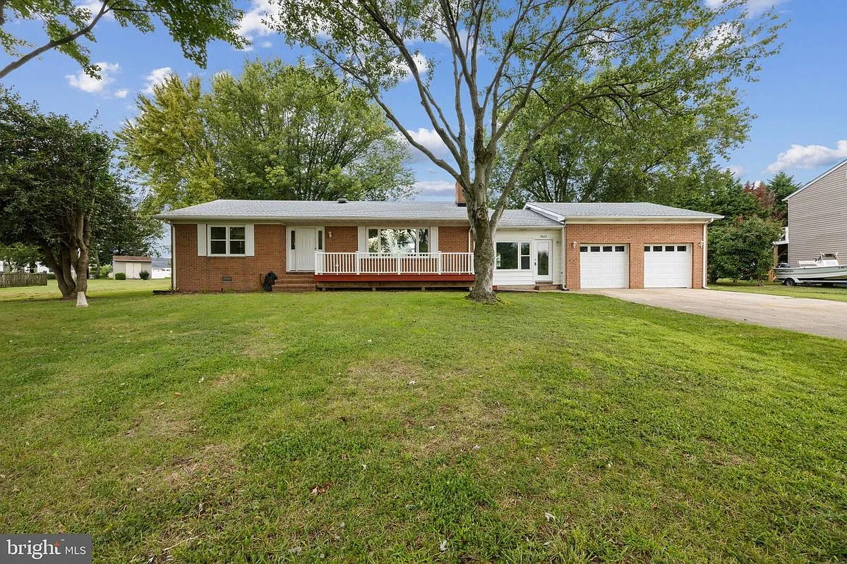 2 bed, 2.5 bath, 1660 sqft, $3,000 — Photo 1