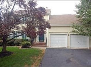 8 Strawberry Hill Rd, Branchburg, NJ 08876