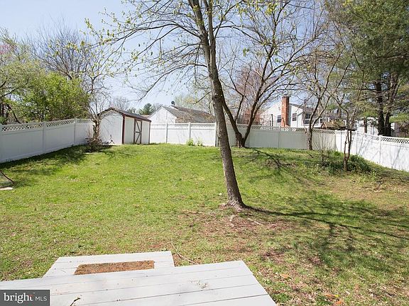 4th image of 6208 Knoll View Pl
