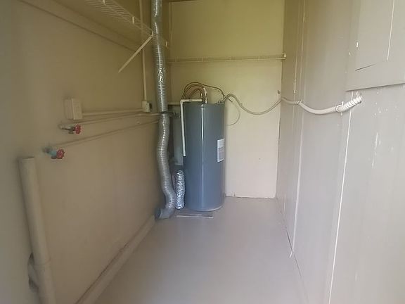 2nd image of 4960 Myrtle Dr APT B