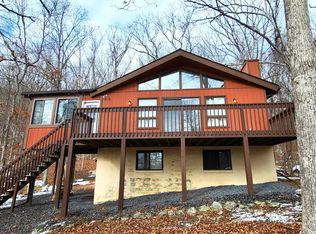 5905 Decker Rd, Bushkill, PA 18324