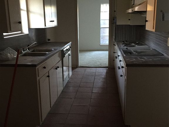 4th image of 3447 Ocean Dr