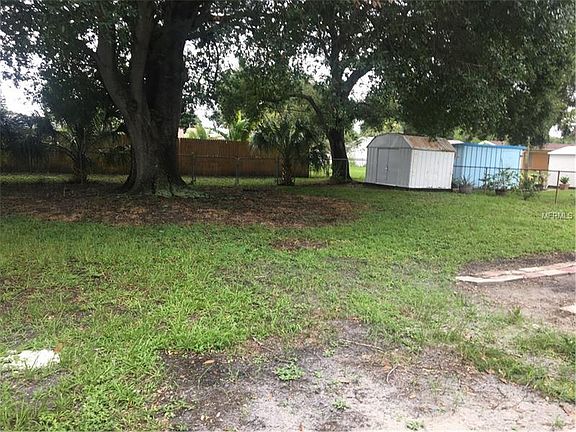 4th image of 213 SE Jefferson Cir N