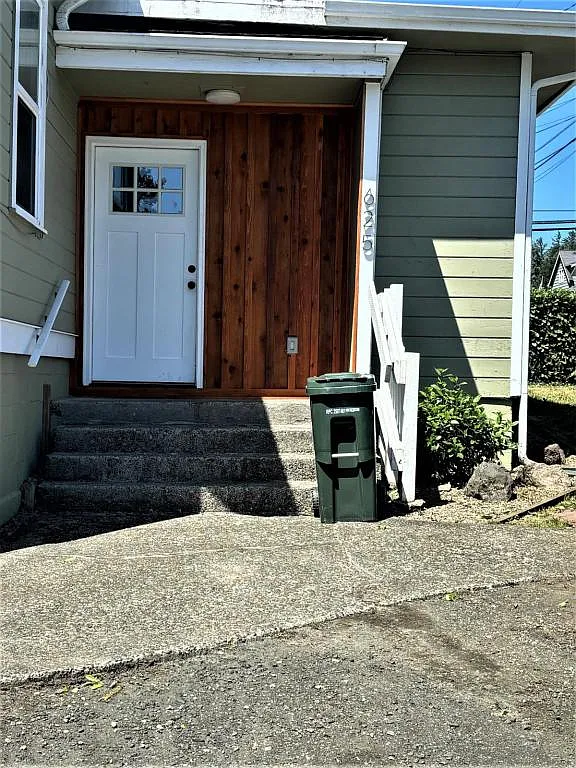 625 Maryland Ave — Photo 2