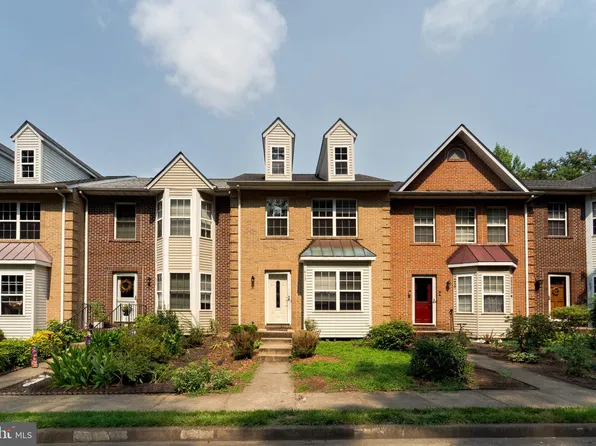 413 Lakeview Ct, Stafford, VA 22554