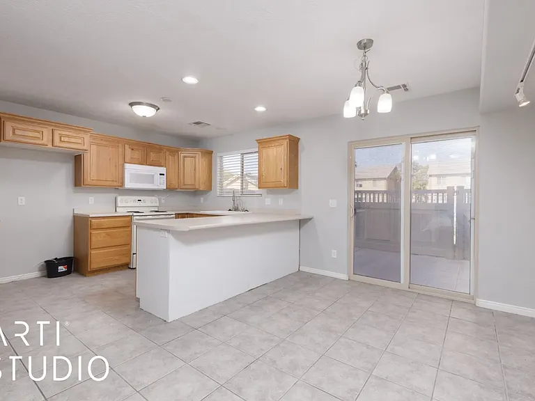 717 W Hafen Ln #6A — Photo 7
