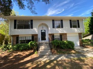 8293 Meridian Dr, Riverdale, GA 30274