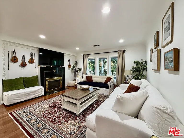 7764 Fountain Ave — Photo 6