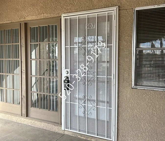 507 E Jacinto St — Photo 16