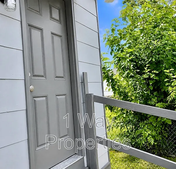 804 Garden Rd #1/2 — Photo 2