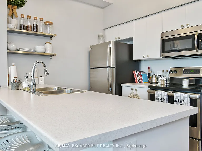 112 King St E #903 — Photo 27