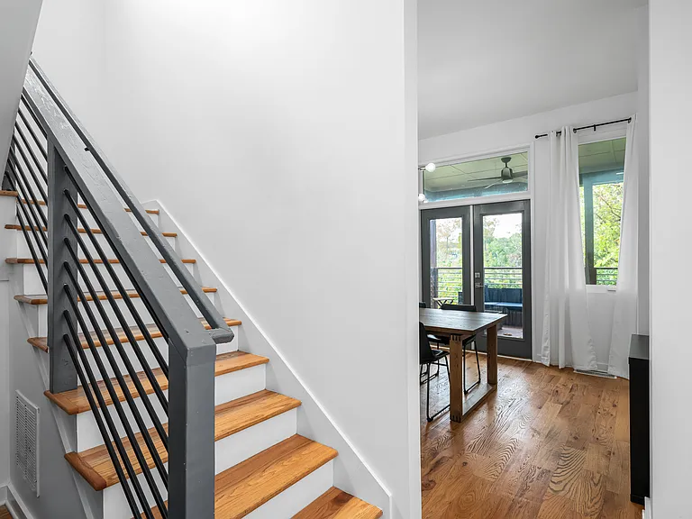 753 Fraser St SE — Photo 18