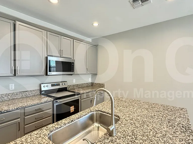 15711 W Monroe St — Photo 17