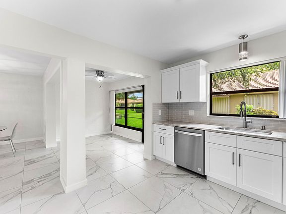4th image of 4670 Laurel Tree Road #A