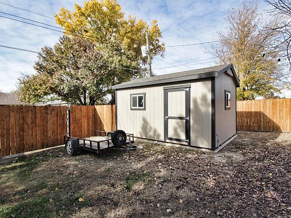 4th image of 2215 Haney Dr
