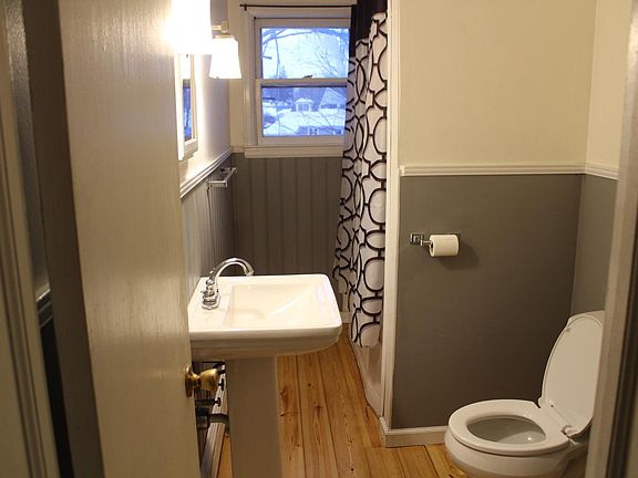 3rd image of 38 Parkwood Boulevard # Fl 2nd