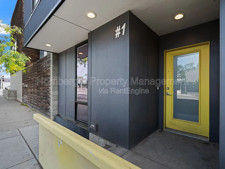 1860 N Hamilton St #1 — Photo 17