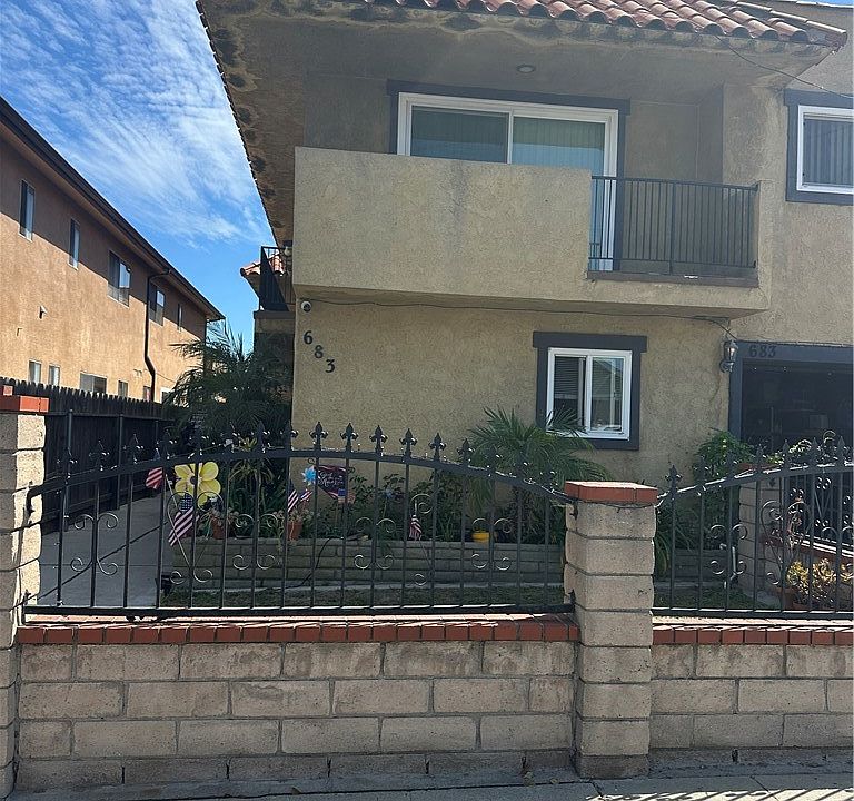 1st image of 683 W 12th St #4