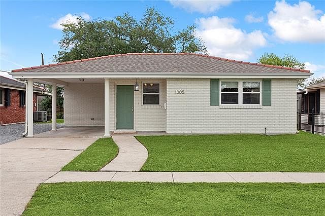 1st image of 1305 N Turnbull Dr