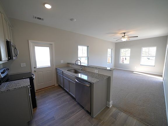 5th image of 115 Chalfont Cir
