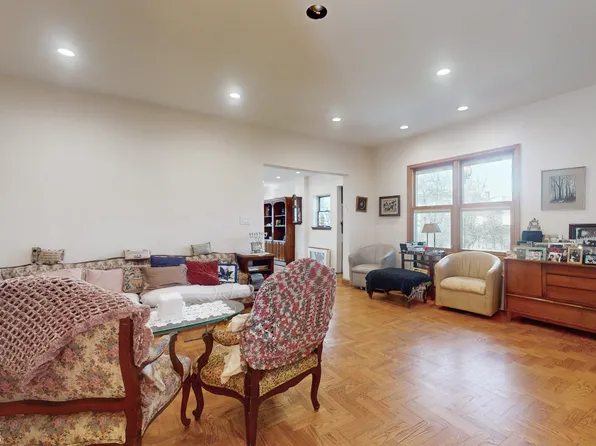 3851 Laurel Avenue image 11 of 23