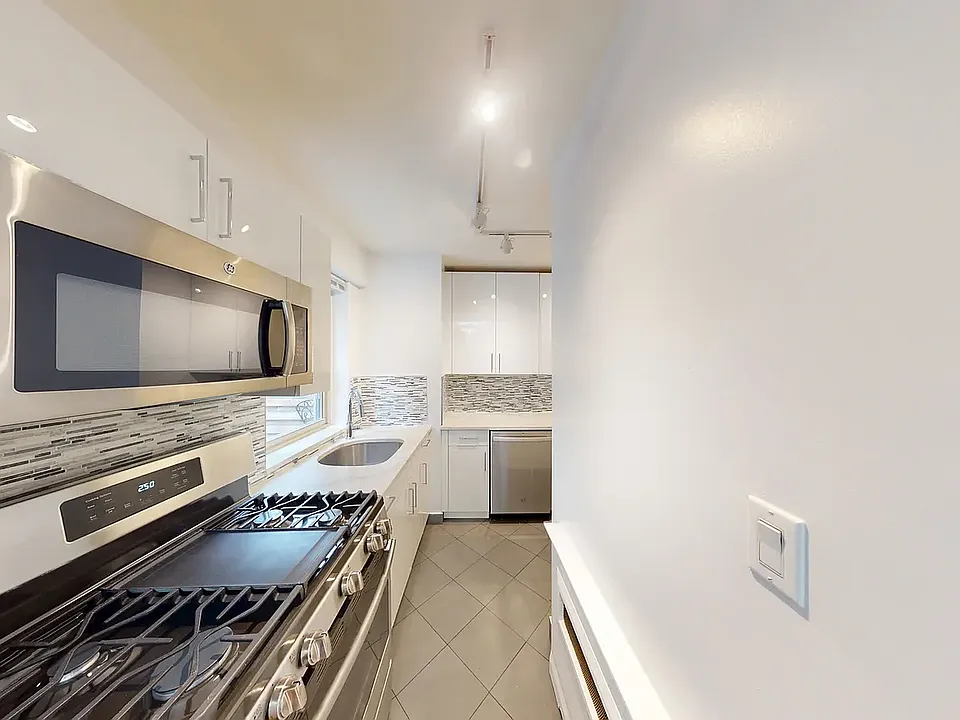 30 Park Ave #2AB