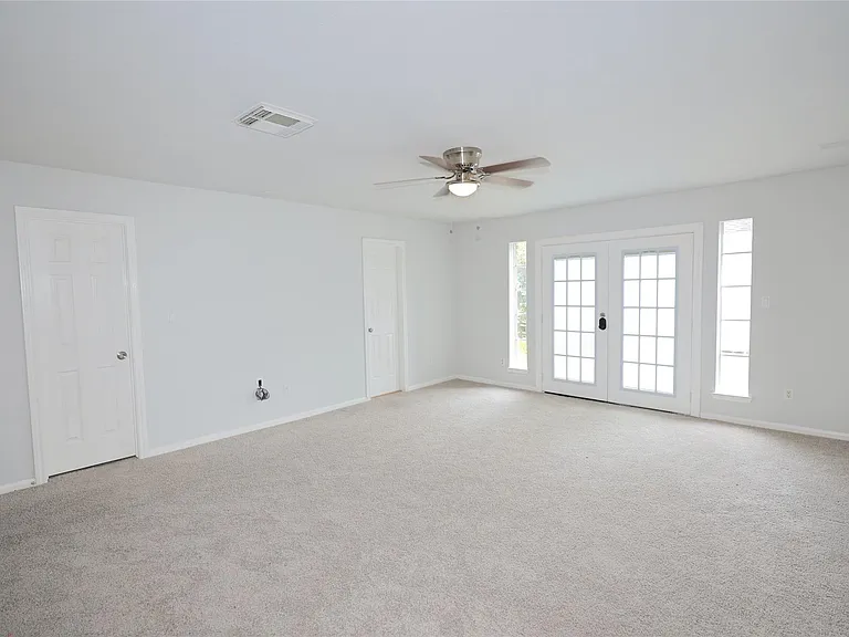 3229 Continental Dr — Photo 9