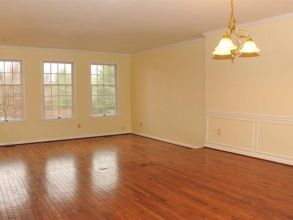 3rd image of 6176 Darleon Pl