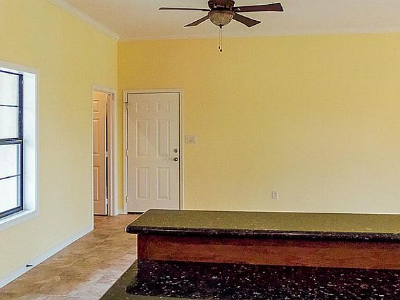 4th image of 1220 County Road 1010