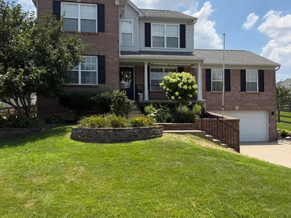 2011 Falling Water Ln, Hebron, KY 41048