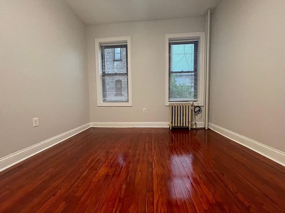 2nd image of 500 Baldwin Ave #1D
