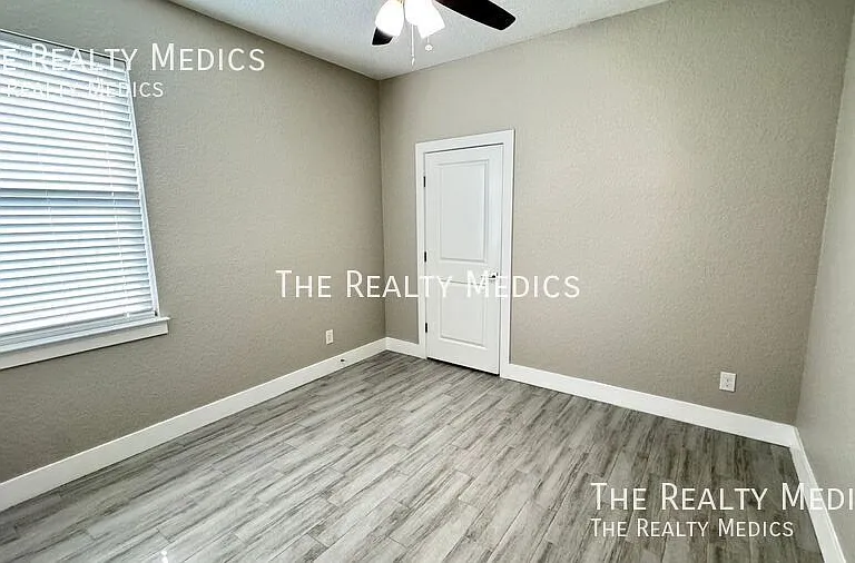 239 Hibiscus Ln — Photo 29