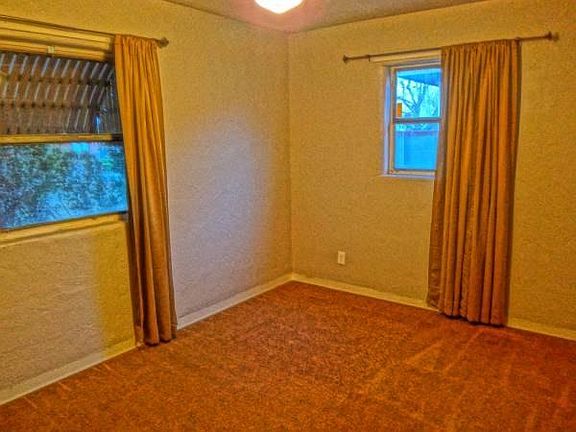 3rd image of 2708 Solano Dr NE
