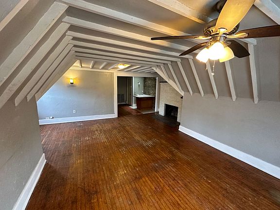 2nd image of 1862 N Cambridge Ave APT 3