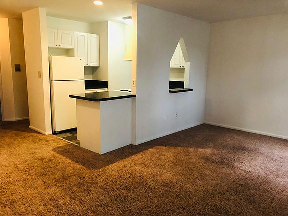 2nd image of 51 Croton Ave #5D