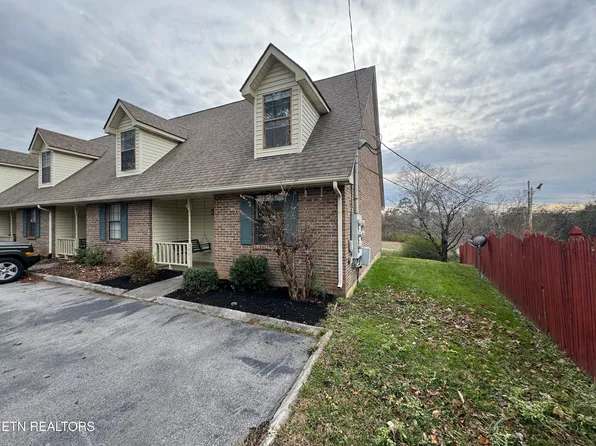 9001 Fountain Brook Ln, Knoxville, TN 37923