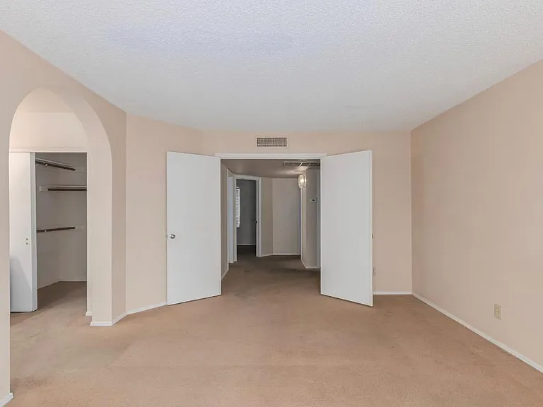 4825 W Chicago St — Photo 26